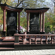 Памятник по индивидуальному проекту, установленный в городе Воронеж