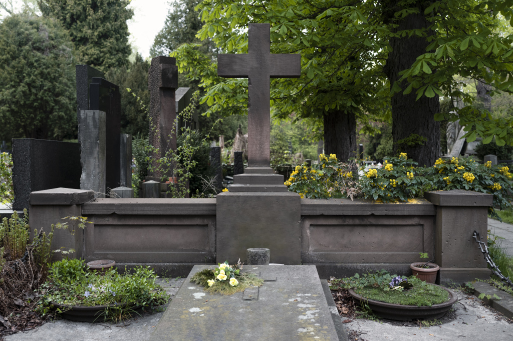 view-graves-cemetery.jpg